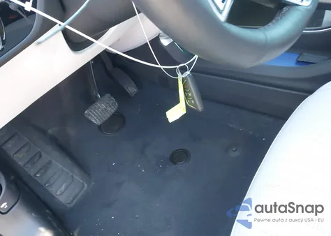 2024 Cadillac Lyriq Luxury W/1Sc from USA, damaged, VIN 1GYKPPRL7RZ141502